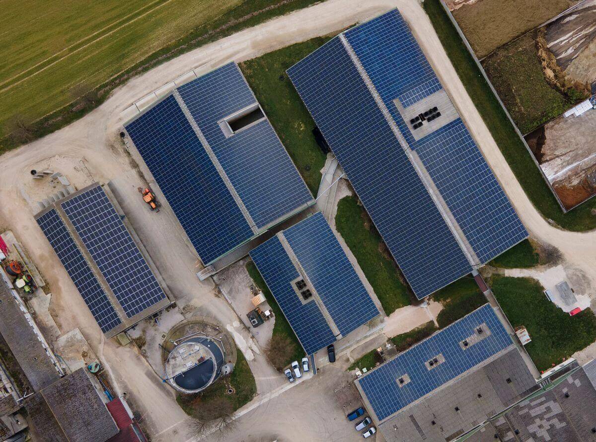 SCEA Robin’s dual-use 1MW solar installation nearby to the methane production plant 